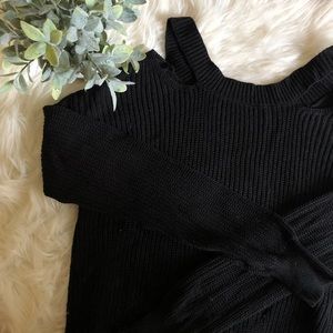 Cut Out Sweater✨